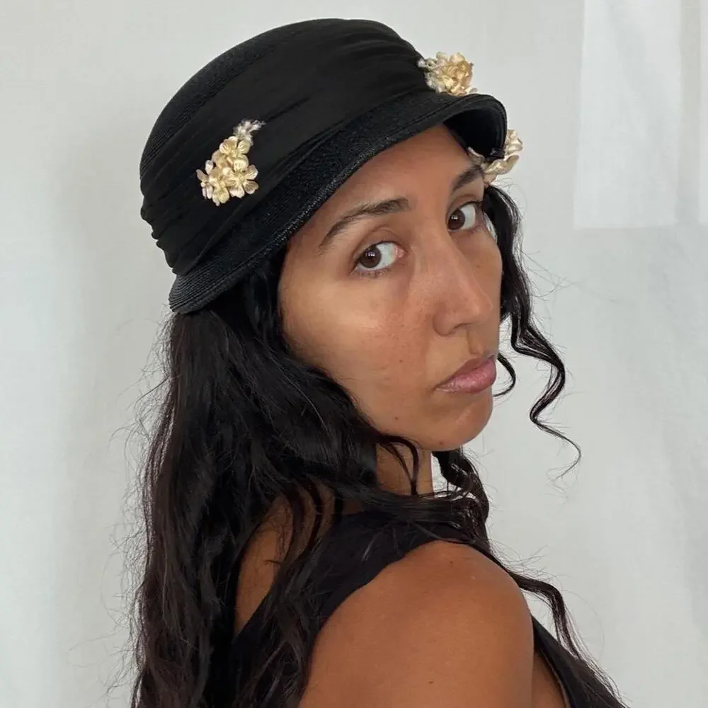 Vintage 1960s Marché Exclusive black short brimmed raffia hat cloche 3D flowers